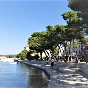 https://apartman-lp.in-istria.net